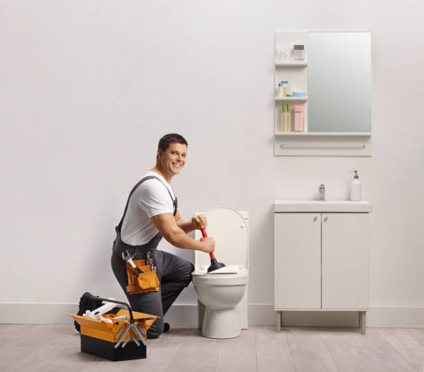 How to Unclog a Toilet Fast: No Mess, No Stress